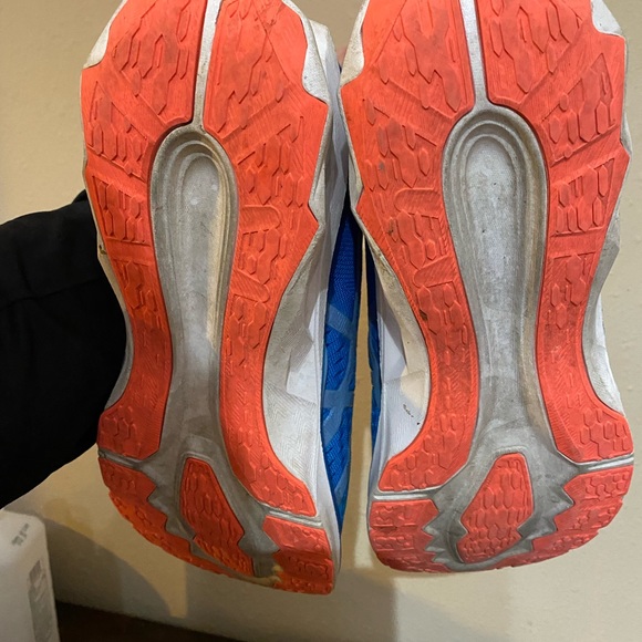 ASICS running shoes - Picture 4 of 5